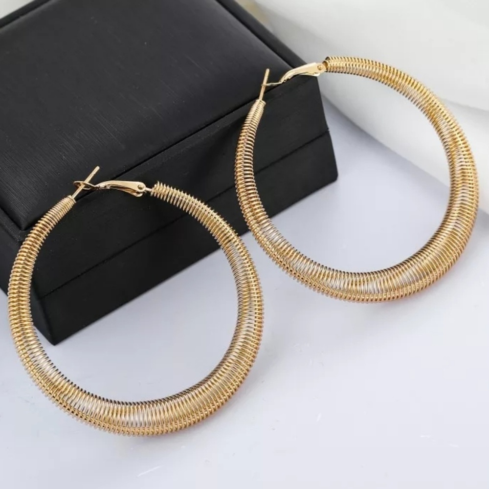 Gold Spring Textured Simple Round Hoop Earrings Trendy Cute Fashion Jewelry